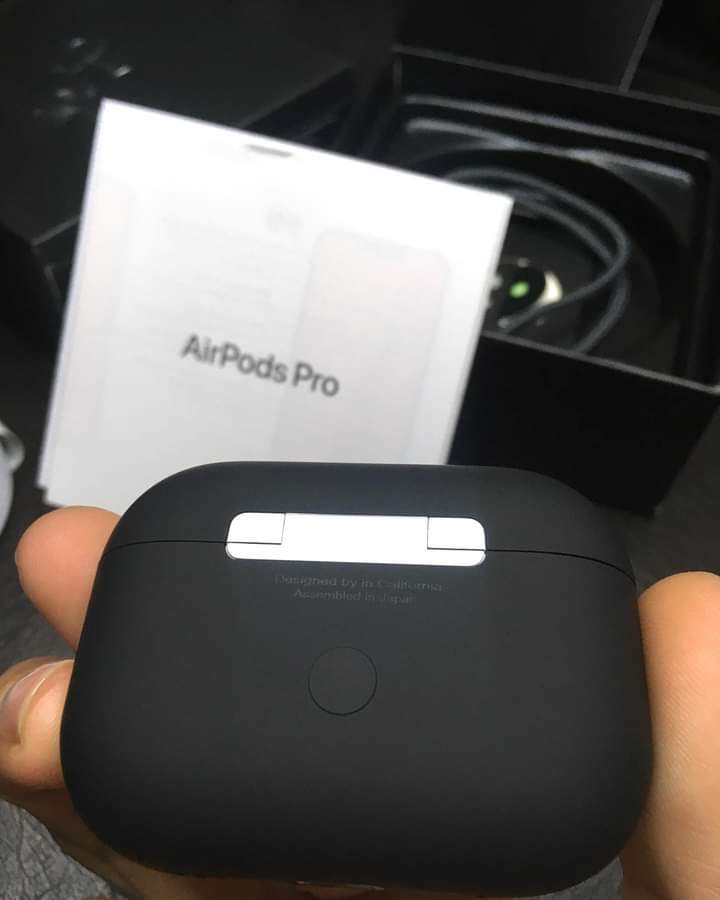 𝐀𝐢𝐫𝐩𝐨𝐝𝐬 𝐏𝐫𝐨 𝐁𝐥𝐚𝐜𝐤(                        (   DELIVERY SAME DAY) My Store