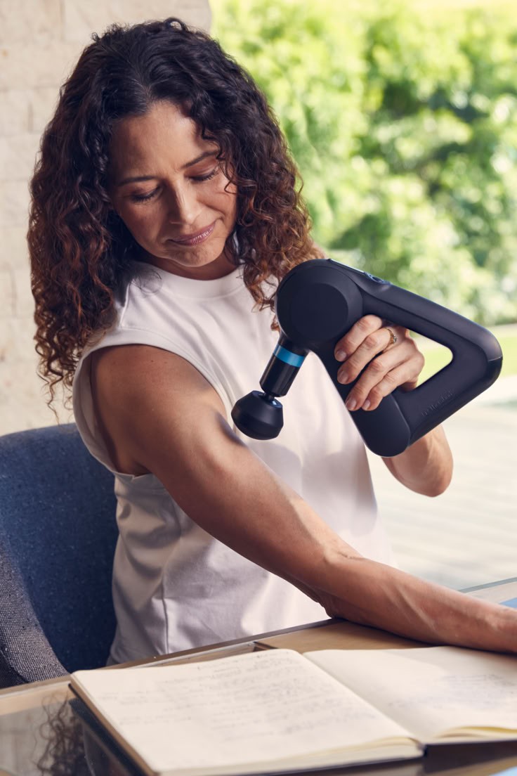 "MASSAGE GUN"                    (   DELIVERY SAME DAY) Full Dicount